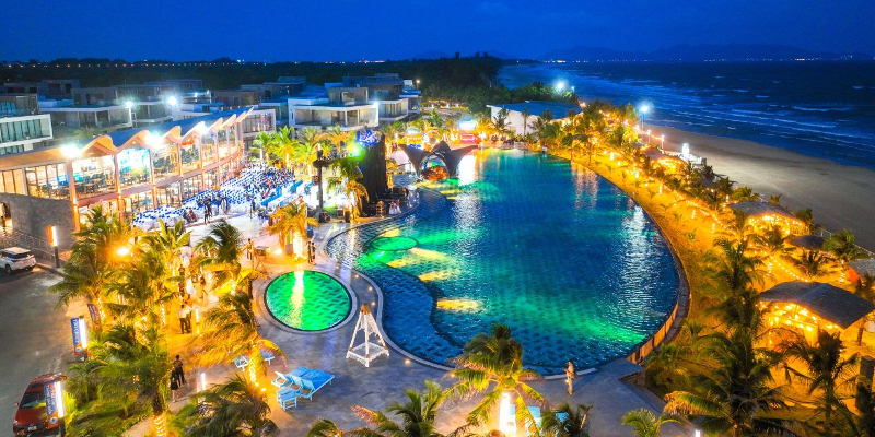 Phối cảnh hồ bơi và nhà hàng nội khu dự án